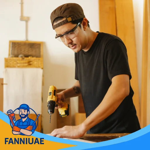 نجار في الشارقة